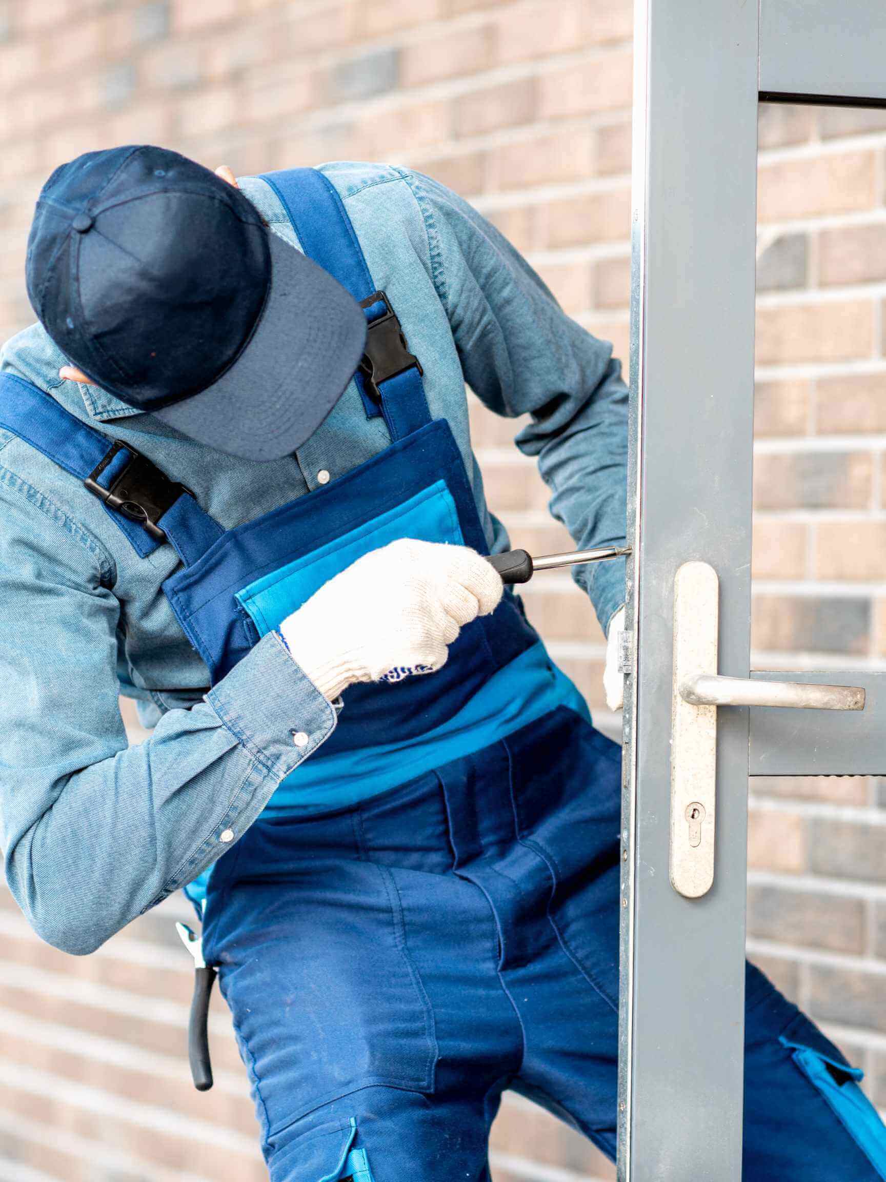 Professional commercial locksmith services for business security